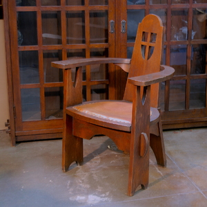 Arts and Crafts Vintage Oak Arm Chair with cutouts and through tenons. 